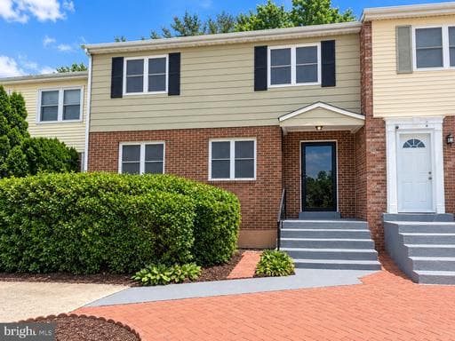 7722 Erica Ln, Laurel, MD 20707-3626, United States
