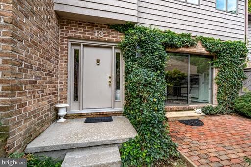 13 Hampshire Woods Ct, Towson, MD 21204-4303, United States