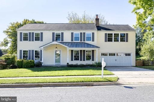 1027 Trickling Brook Rd, Cockeysville, MD 21030-3120, United States