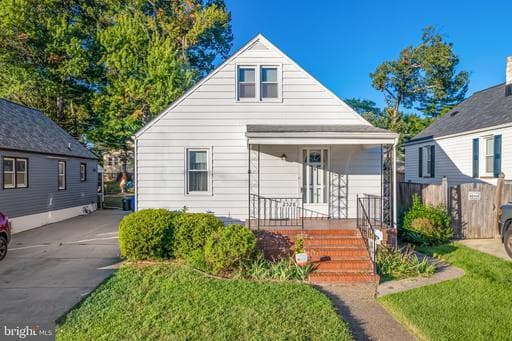 2528 Hillcrest Ave, Parkville, MD 21234-6241, United States
