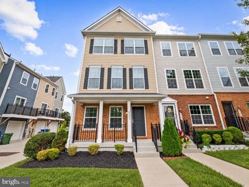4521 Scarlet Oak Ln, Baltimore, MD 21229-2485, United States