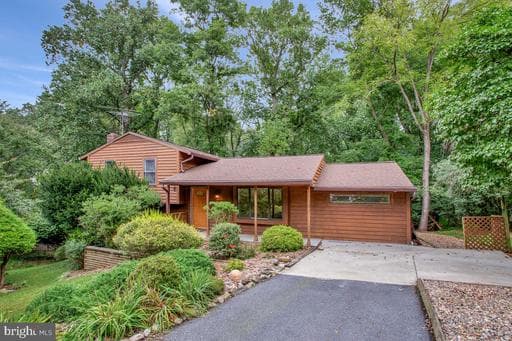 9895 Foxhill Ct, Ellicott City, MD 21042-5701, United States
