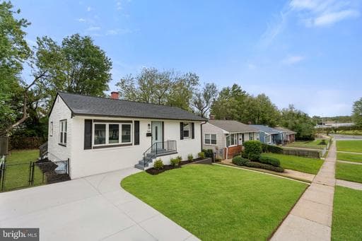 709 65th Ave, Capitol Heights, MD 20743-1708, United States