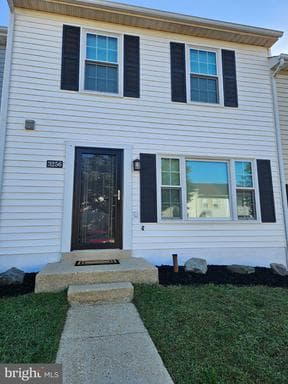 3256 Prince Ranier Pl, District Heights, MD 20747-3852, United States