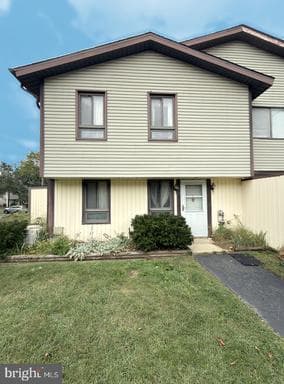 19 King Henry Cir, Rosedale, MD 21237-4112, United States