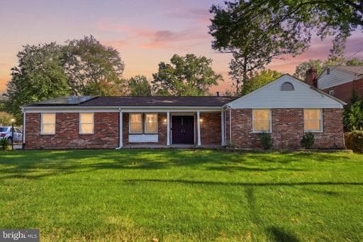 12532 Surrey Circle Dr, Fort Washington, MD 20744-6319, United States