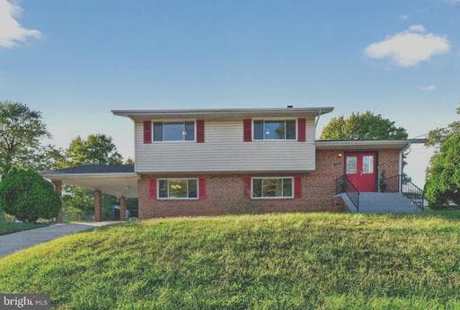 7311 Wessex Dr, Temple Hills, MD 20748-4147, United States