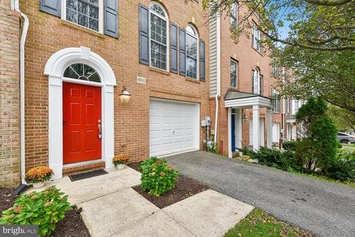 8905 Lee Manor Dr, Ellicott City, MD 21043-7998, United States