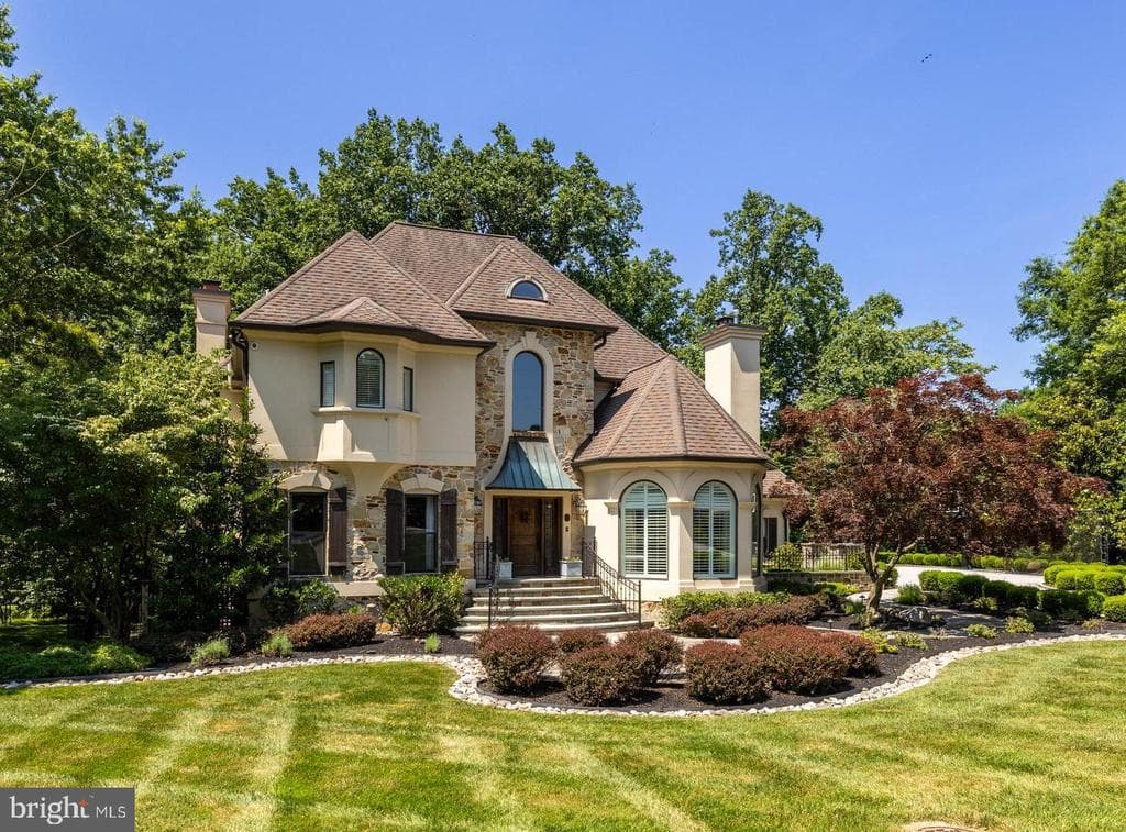 18 HAMBLETON CT,BALTIMORE,MD,21208,BALTIMORE - 2299999