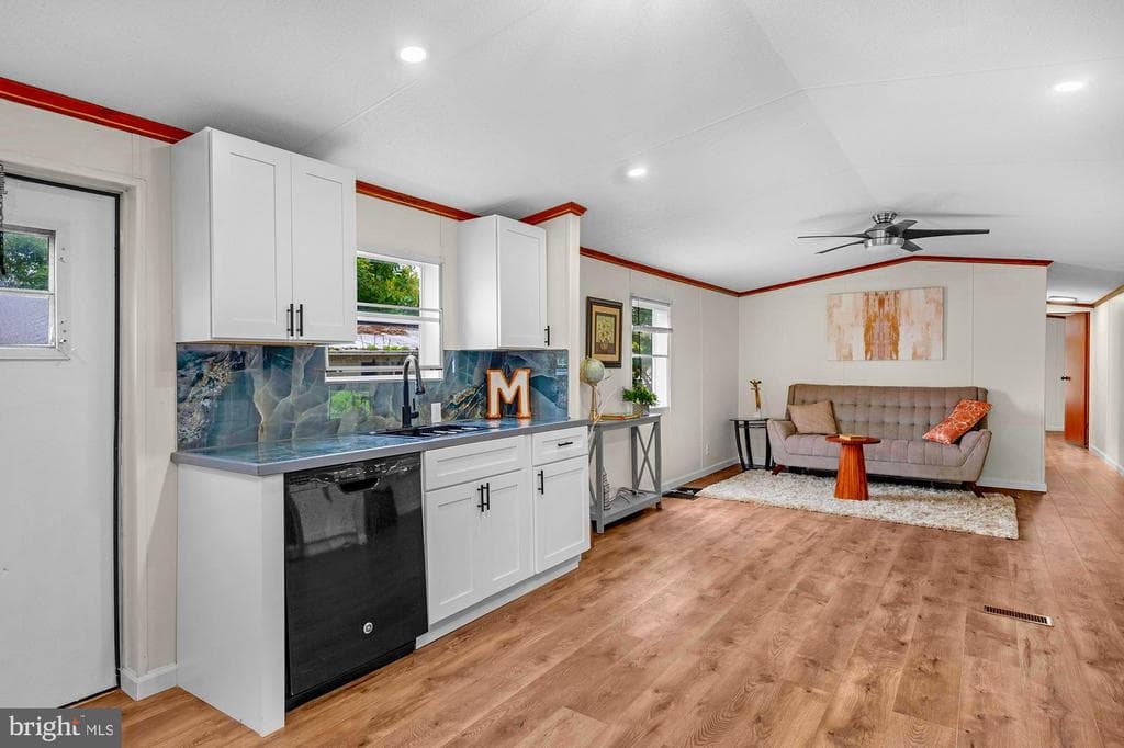 MD,BALTIMORE - 74999