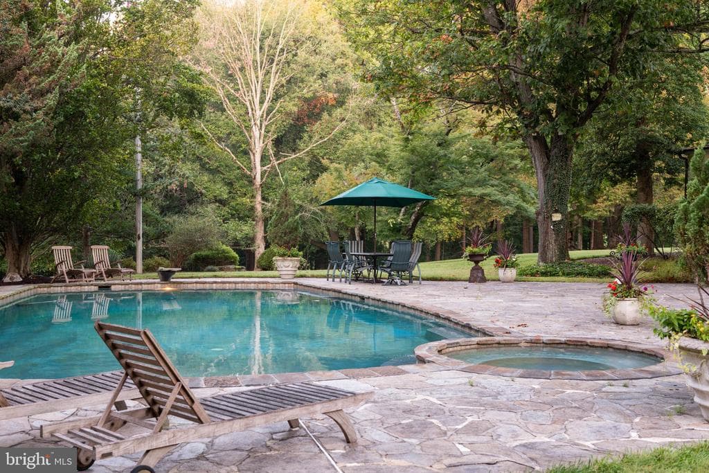 8555 HILL SPRING DR,LUTHERVILLE TIMONIUM,MD,21093,BALTIMORE - 2300000