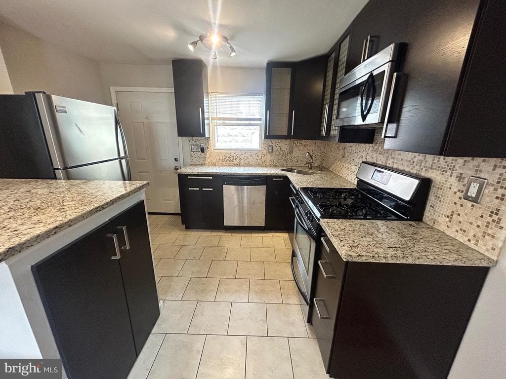 40 E BARNEY ST,BALTIMORE,MD,21230,BALTIMORE CITY - 243500