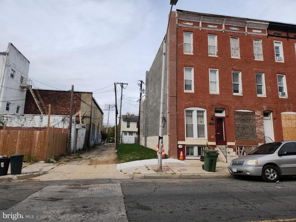 1306 N CAREY ST,BALTIMORE,MD,21217,BALTIMORE CITY - 1000