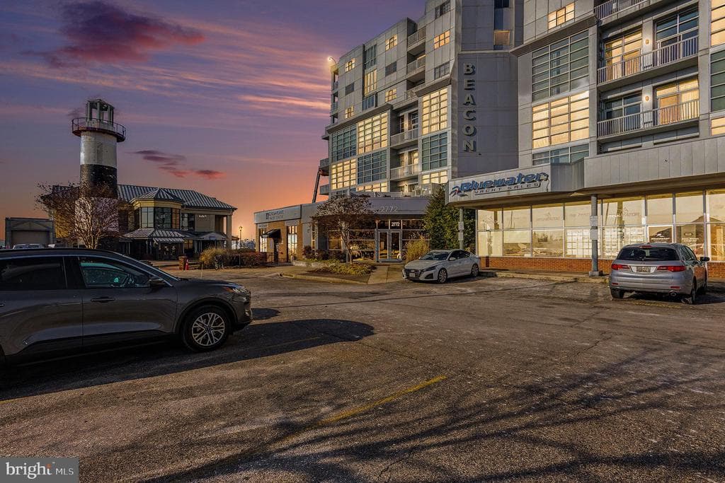 2772 LIGHTHOUSE PT E #201,BALTIMORE,MD,21224,BALTIMORE CITY - 525000