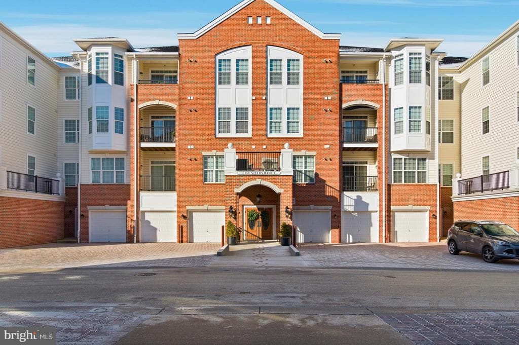 6150 Shadywood Rd, Elkridge, MD 21075-6032, United States - 399000