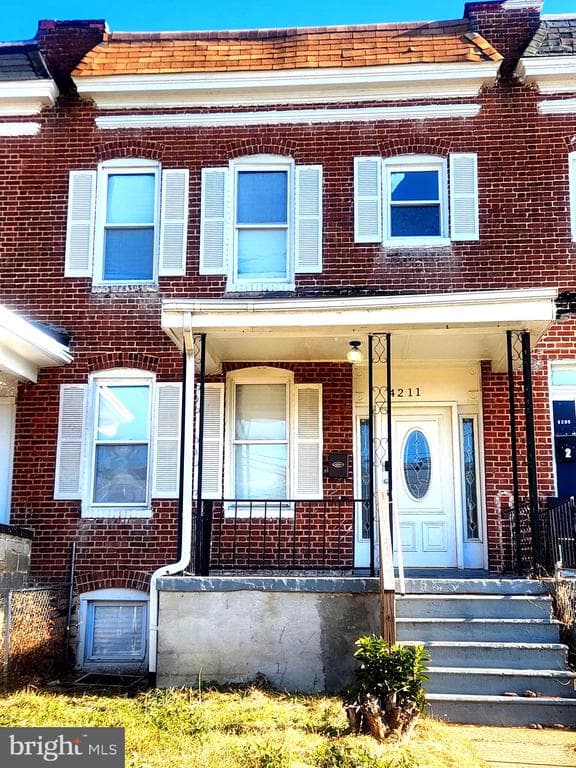 4211 PIMLICO RD,BALTIMORE,MD,21215,BALTIMORE CITY - 199900