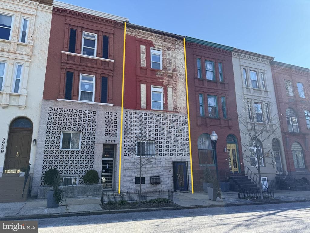 2225 SAINT PAUL ST,BALTIMORE,MD,21218,BALTIMORE CITY - 180000