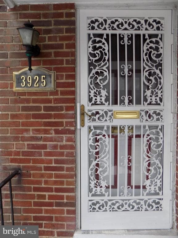 3925 COLBORNE RD,BALTIMORE,MD,21229,BALTIMORE CITY - 169000