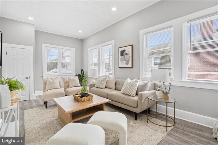 1008 Walnut Ave, Baltimore, MD 21229-1511, United States - 330000