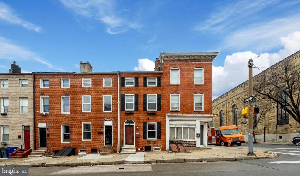 1826 E Lombard St, Baltimore, MD 21231-1814, United States - 315000