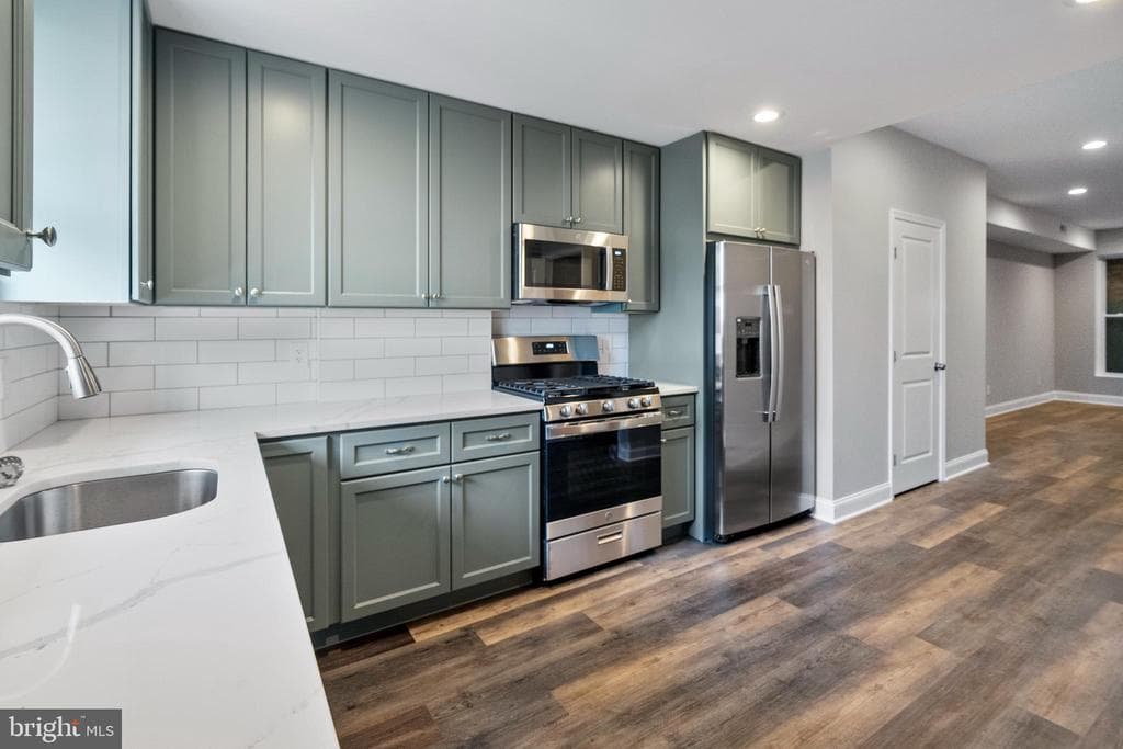 704 N Curley St, Baltimore, MD 21205-2718, United States - 176900