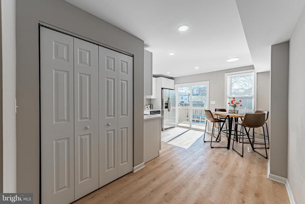 1221 DELLWOOD AVE,BALTIMORE,MD,21211,BALTIMORE CITY - 299900
