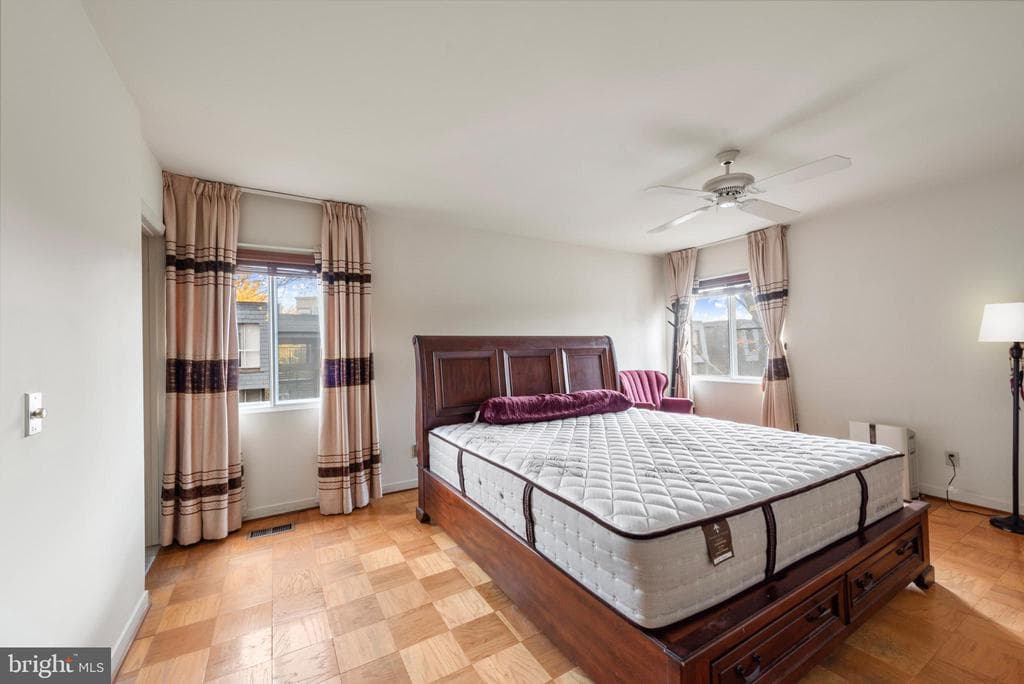 31 Stonehenge Cir, Pikesville, MD 21208-3217, United States - 190000