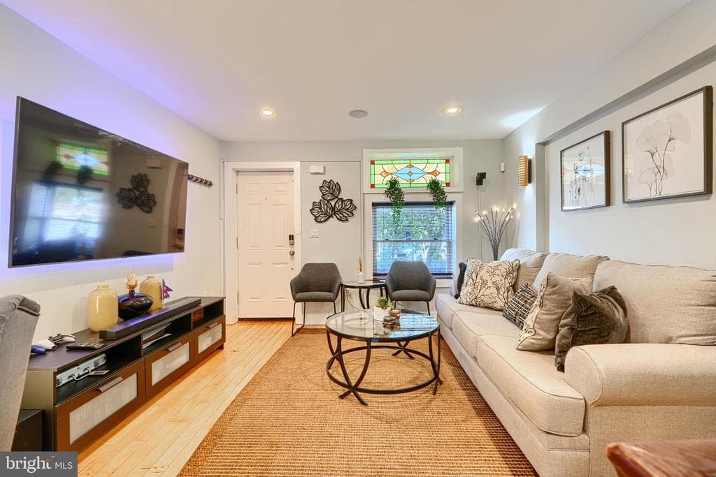 MD,BALTIMORE CITY - 389900