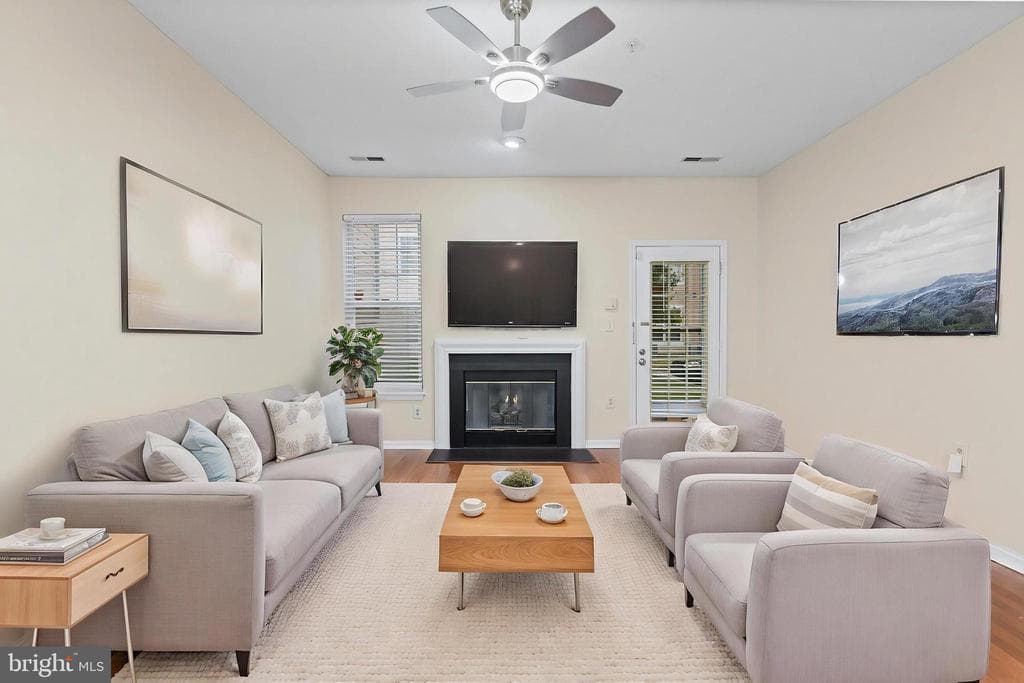 MD,BALTIMORE - 214900