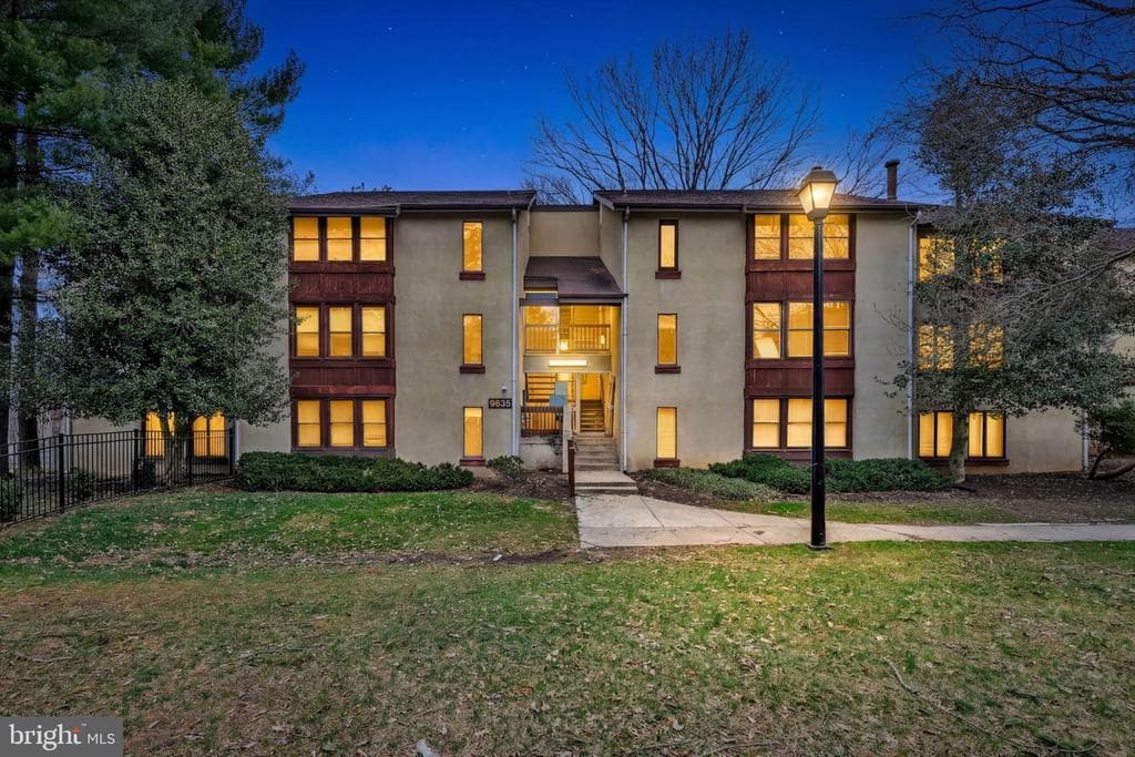 9635 Whiteacre Rd, Columbia, MD 21045-3544, United States - 214900