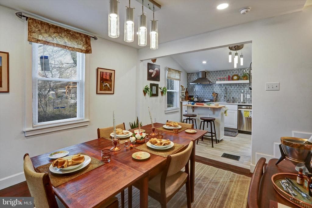 3355 FALLS RD,BALTIMORE,MD,21211,BALTIMORE CITY - 309000