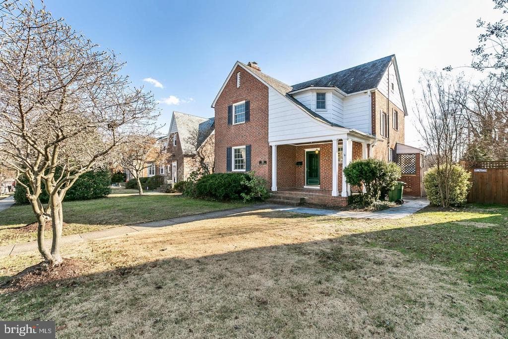 211 E Baltimore St, Baltimore, MD 21202-3405, United States - 555000