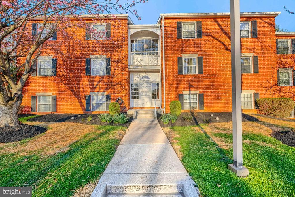 MD,BALTIMORE - 260000