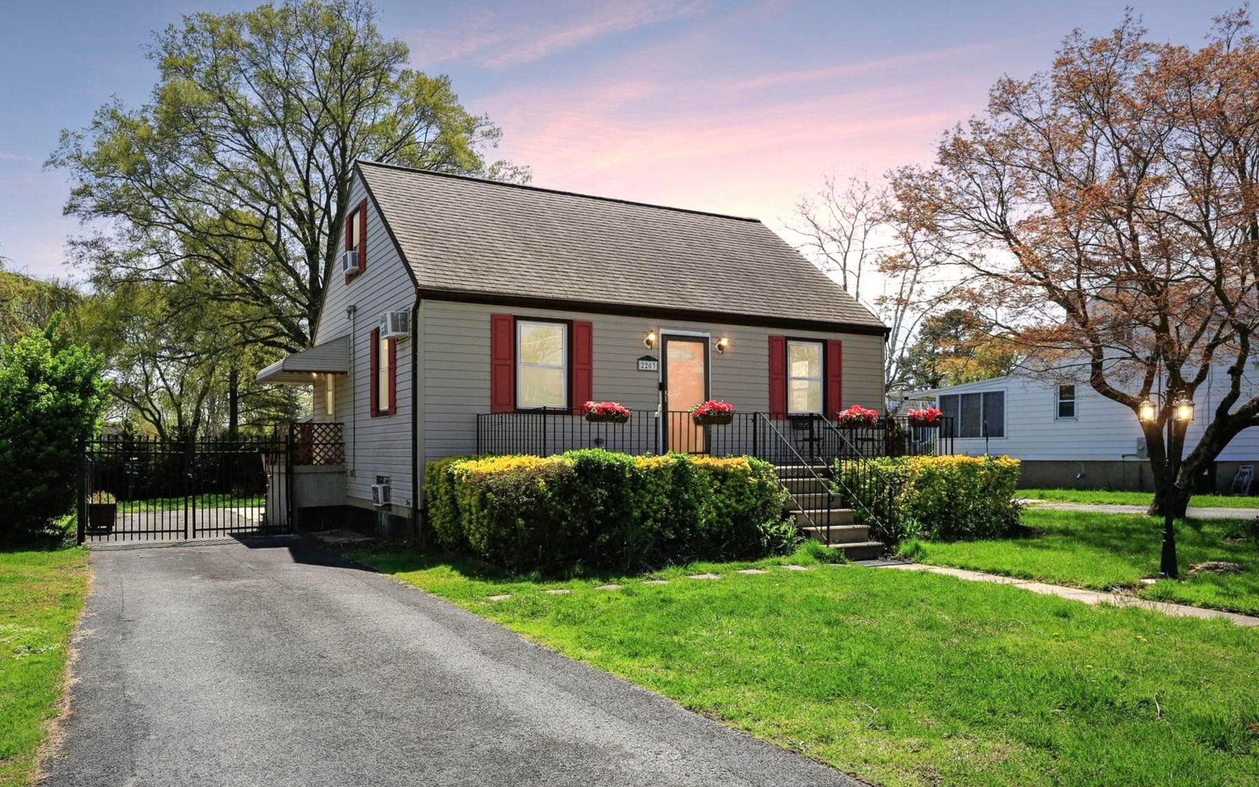 2203 Middleborough Rd, Essex, MD 21221-1523, United States - 359900