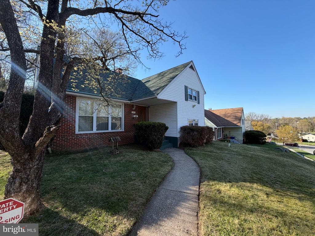 1344 Martin Dr, Baltimore, MD 21229-1132, United States - 299900