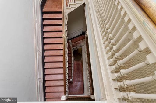 928 N CHARLES ST, BALTIMORE, MD, 21201