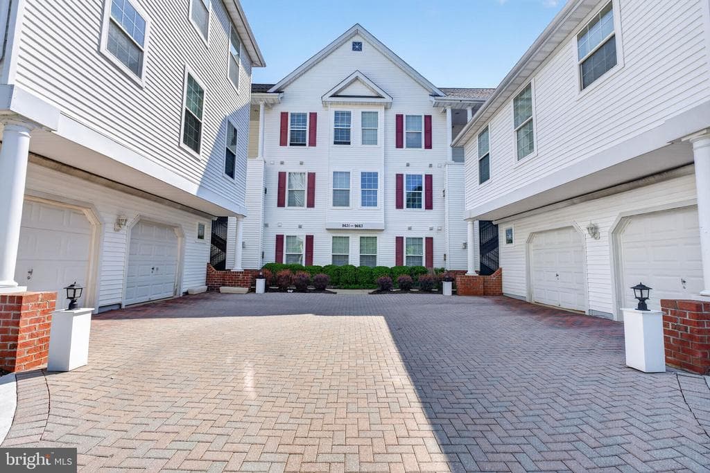 MD,BALTIMORE - 240000