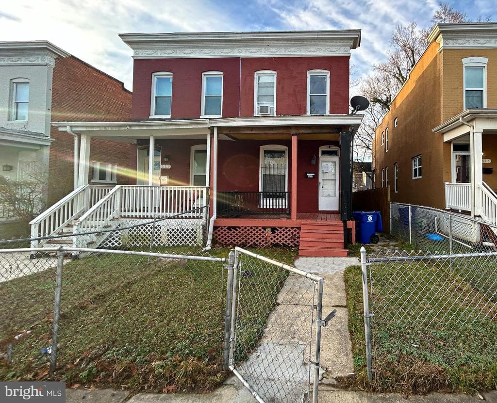 617 Dumbarton Ave, Baltimore, MD 21218-1229, United States - 99900