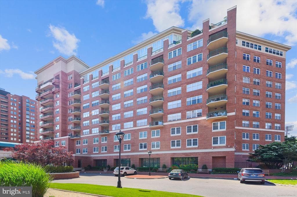 3801 Canterbury Rd, Baltimore, MD 21218-2370, United States - 375000