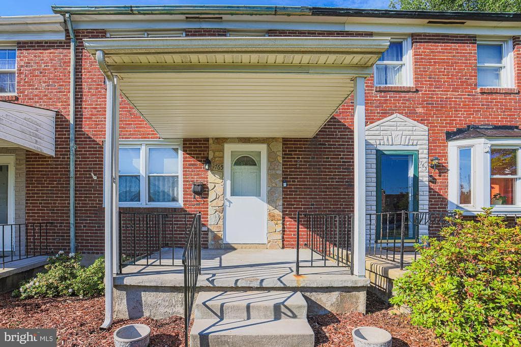 MD,BALTIMORE - 210000