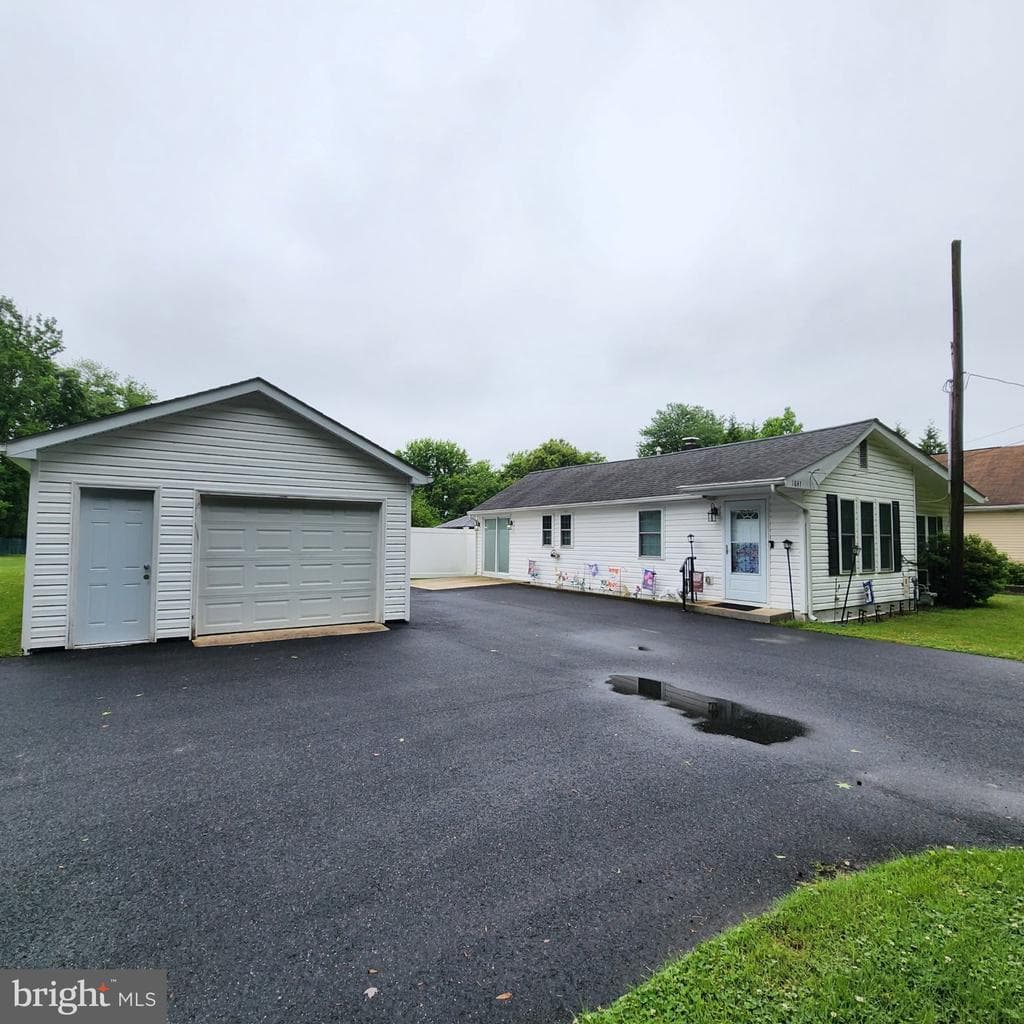 1847 Mitchell Dr, Aberdeen, MD 21001-4323, United States - 360000