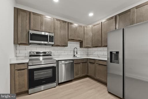 2117 CLIFTON AVE, BALTIMORE, MD, 21217