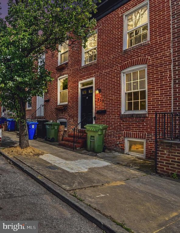 MD,BALTIMORE CITY - 240000