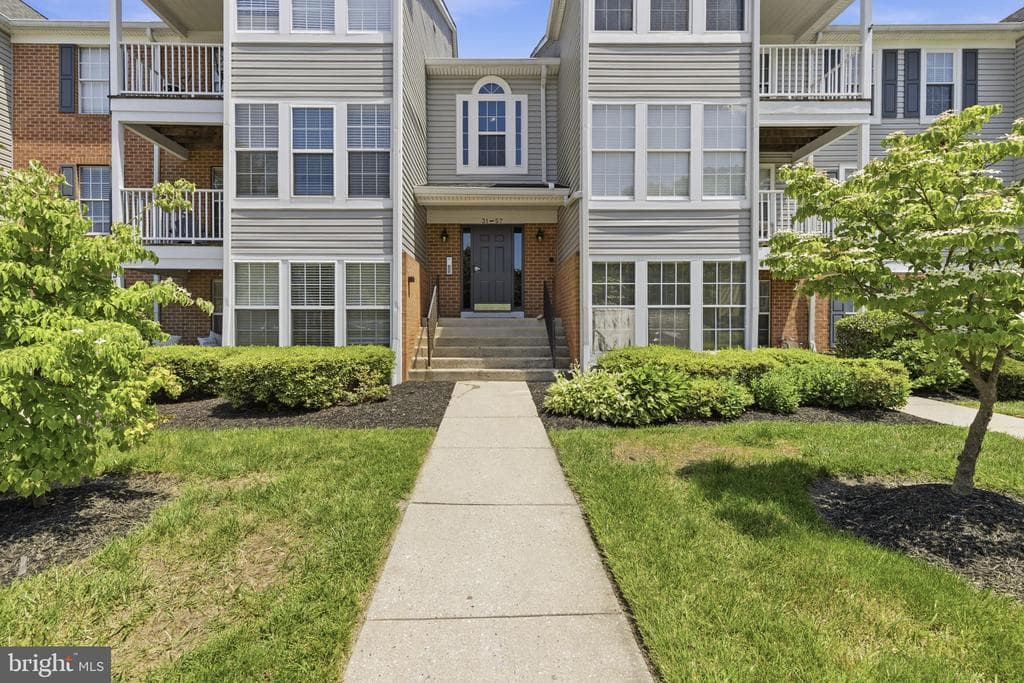 MD,BALTIMORE - 240000