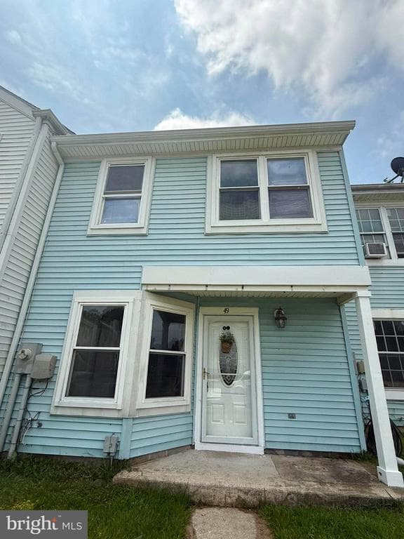 49 Old Knife Ct, Middle River, MD 21220-3667, United States - 224999