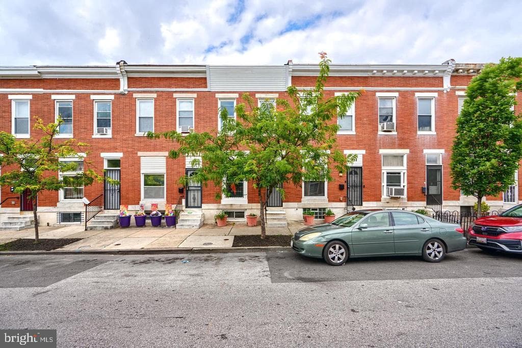 826 N Kenwood Ave, Baltimore, MD 21205-1716, United States - 135900