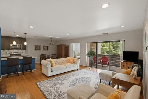 4 Candlemaker Ct, Pikesville, MD 21208-1316, United States