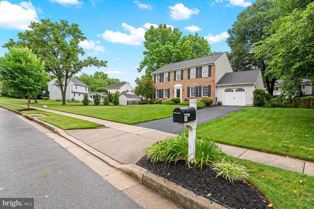 4704 Yorkshire Dr, Ellicott City, MD 21043-6510, United States - 725000