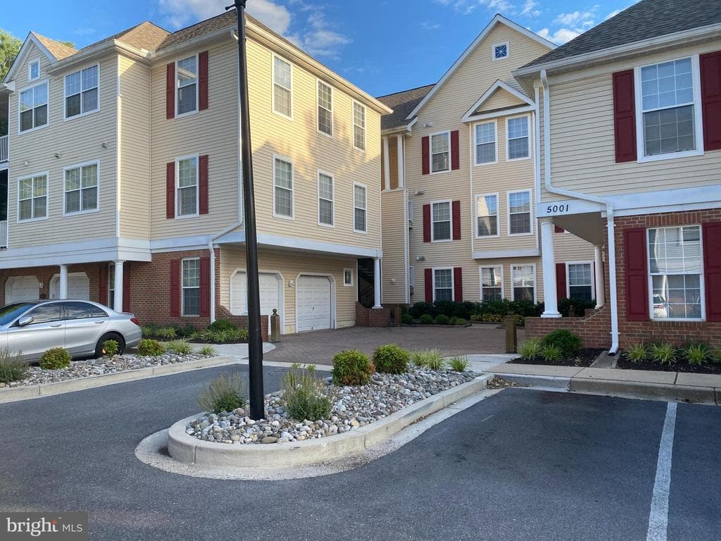 MD,BALTIMORE - 250000