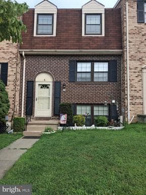 6 Keen Mill Ct, Catonsville, MD 21228-6104, United States
